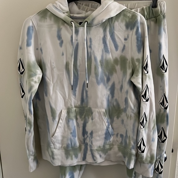 Matching Volcom set - Picture 2 of 8